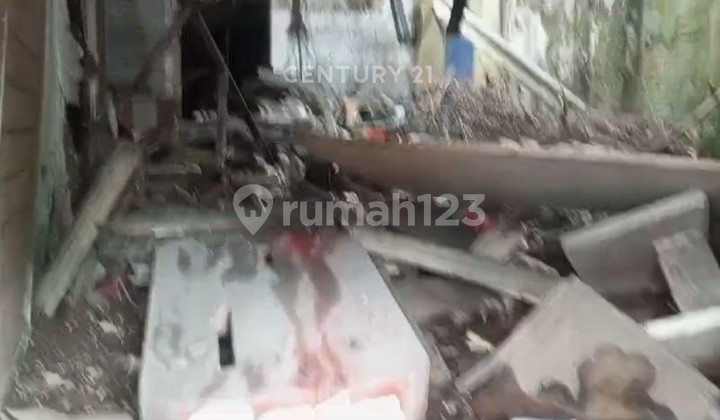 Strategic Land Suitable for Shophouses on the Main Road Asia Afrika Sudirman. Strategic Land Suitable for Shophouses on the Main Road Asia Afrika Sudirman.