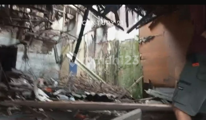 Strategic Land Suitable for Shophouses on the Main Road Asia Afrika Sudirman. Strategic Land Suitable for Shophouses on the Main Road Asia Afrika Sudirman.