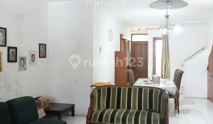 Rumah 2 Lantai Luas Terawat Asri Di Cigadung Dago