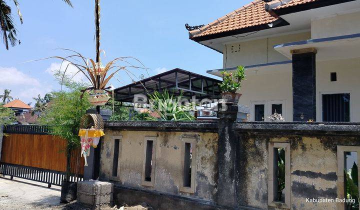 Rumah minimalis 2 ate halaman luas view hijau dengan sungai kecil 1