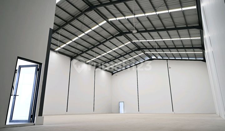 For Rent / For Sale Brand New Warehouse in Legok Warehouse 2208.0 m² in Legok