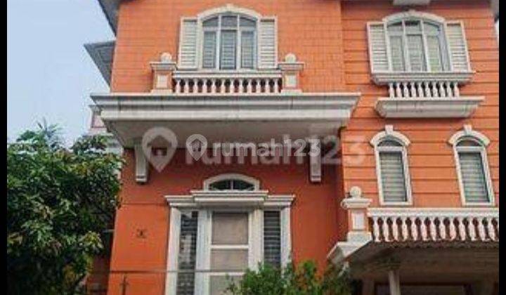 Dijual Cepat Rumah Full Furnished Hook di Omaha Village  1