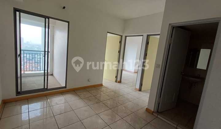 3 BR Nice Unfurnished Apartment in M-Town Tower Bryant Gading Serpong