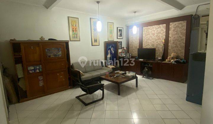 Dijual Rumah 2lt 6kt 4km SHM Semi Furnished di Karawaci 2