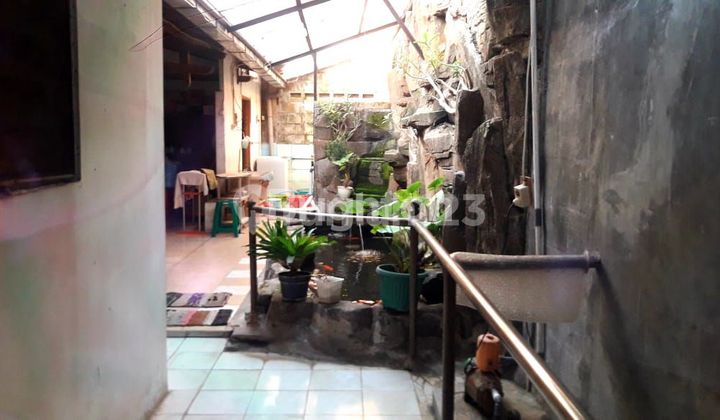 Rumah Manahan Strategis Tengah Kota Solo 2