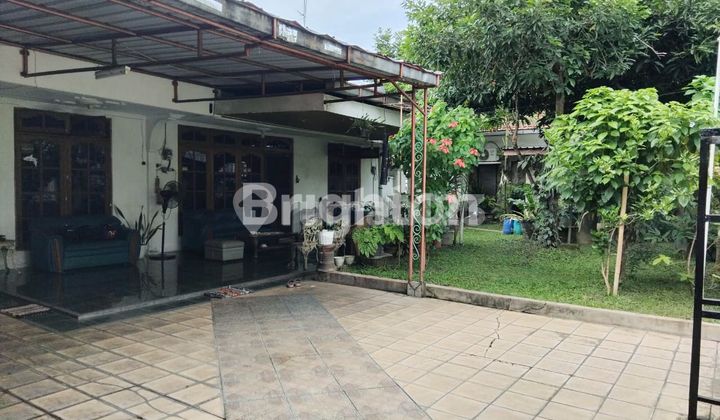 Rumah Manahan Strategis Tengah Kota Solo 1
