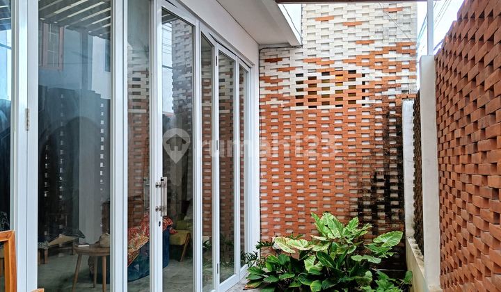 Rumah Hook Semi Villa Estetik 3 Lantai + Moon Deck Dekat Renon