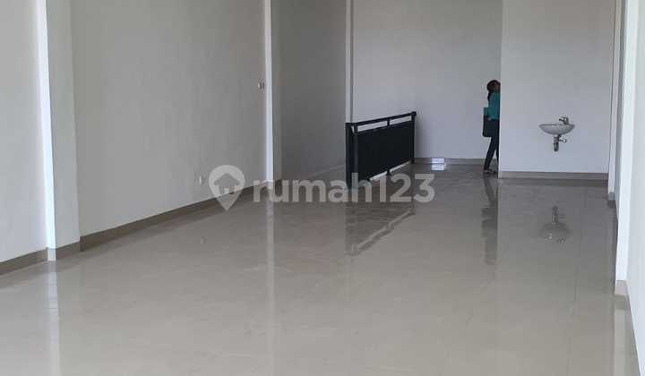 Rare! 3-Story Shop House on Main Tukad Badung Road, Renon