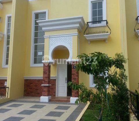 Disewakan Rumah di cluster Alicante Gading Serpong Tangerang 1