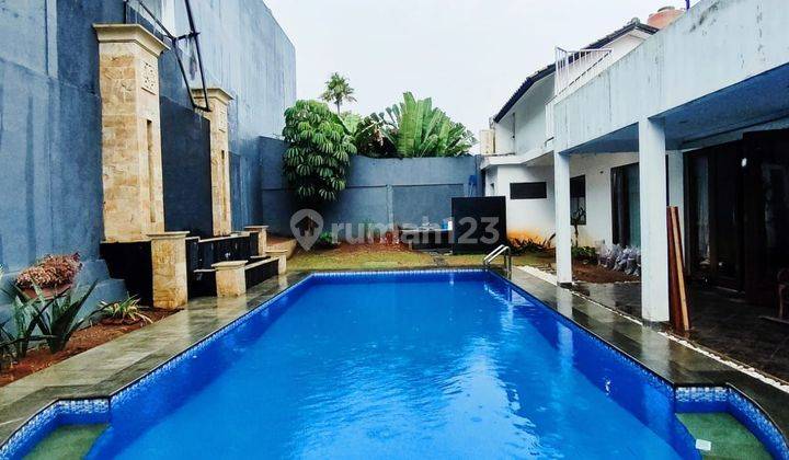 Rumah Hook private pool di Kemang Jakarta Selatan  2