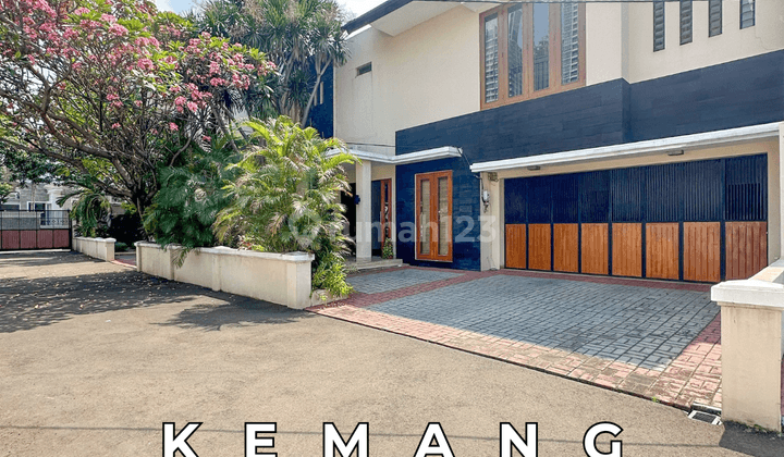 Dijual Rumah 2 Lantai Hadap Barat Daya Dalam Komplek di Kemang 1