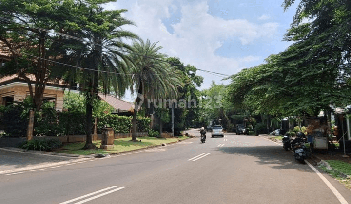 Dijual Rumah Mewah Gated Jalan Lebar dan Tenang di Permata Hijau 1