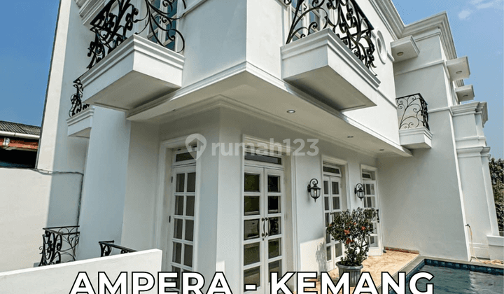 Dijual Rumah American Classic Semi Furnished di Ampera Kemang 1