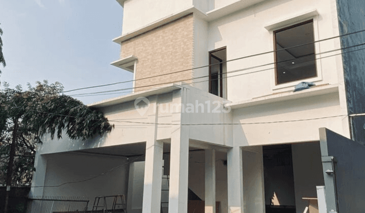 Dijual Rumah 3 Lantai Dalam Cluster di Grand Depok City 2