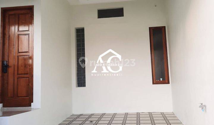 Rumah Baru 3 Lantai di De Cassablanca Residence  2