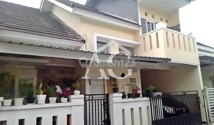 Rumah 2 Lantai Free Meja Kursi Tamu di Perum Bumi Emas Residence Malang  1