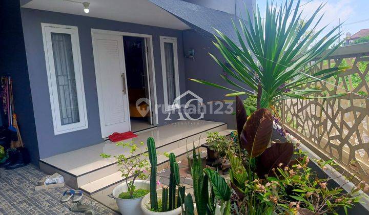 Rumah Cantik 2 Lantai SHM di Daerah Dekat Bandara Malang 2