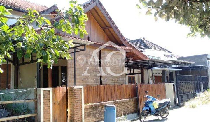 Rumah 2 Lantai SHM di Joyogrand, Malang 1