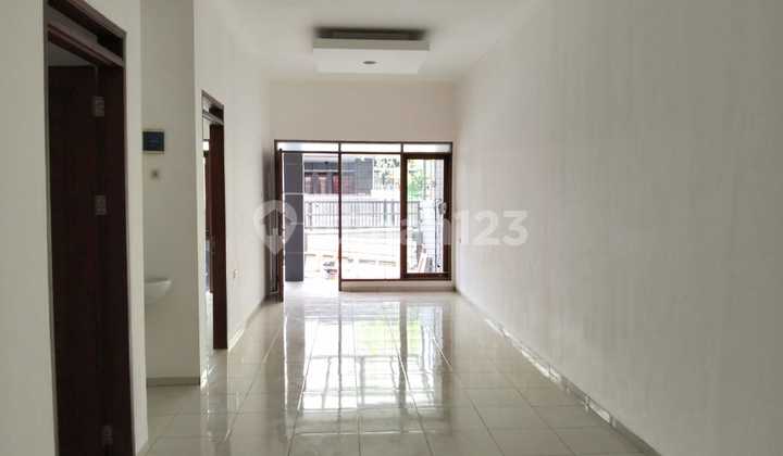 Rumah Baru Minimalis Modern Di Cluster Taman Holis Indah