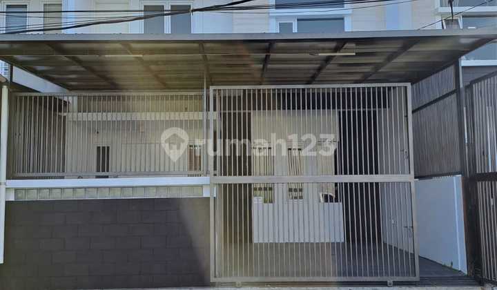 Comfortable 2-Story Ready-to-Occupy House in Taman Holis Indah. 1