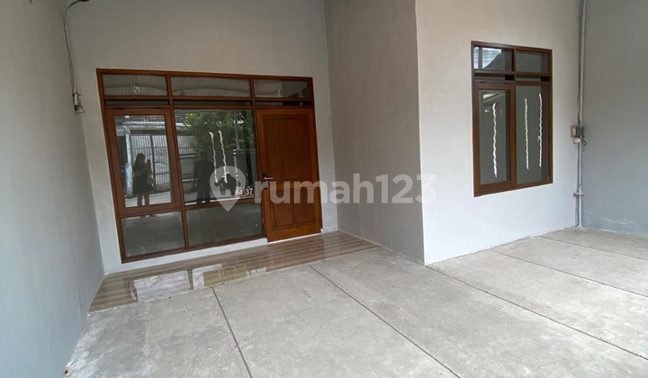 Rumah 2 Lt Siap Huni Baru Renovasi Taman Holis Indah 2