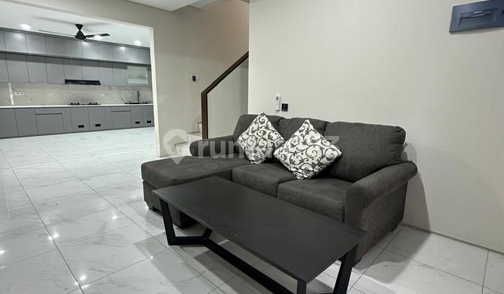 Rumah Cantik 2 Lt Fully Furnished Di Tatar Baru Kbp 2