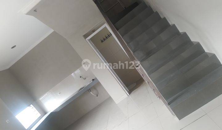 Disewakan Rumah Cantik Minimalis 2 Lt Siap Huni 2