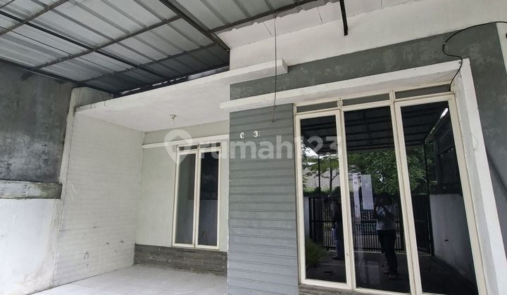 Ready-to-Live House in Beautiful Holis Garden Ready-to-Live House in Beautiful Holis Garden