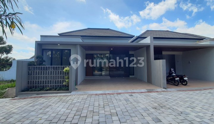 Beautiful House in Maguwoharjo Near Budi Mulia School & UPN Campus 2