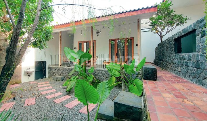 Beautiful Tropical Villa House 10 Minutes to Malioboro