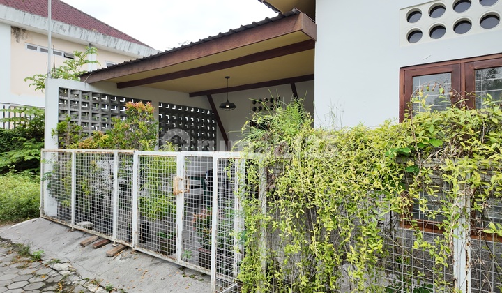 Classic Beautiful Guest House Near Malioboro 2