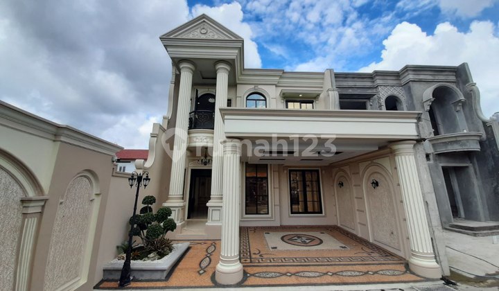 Rumah Mewah Dekat Sekolah Al-Azhar UGM Tugu Jogja & Malioboro 