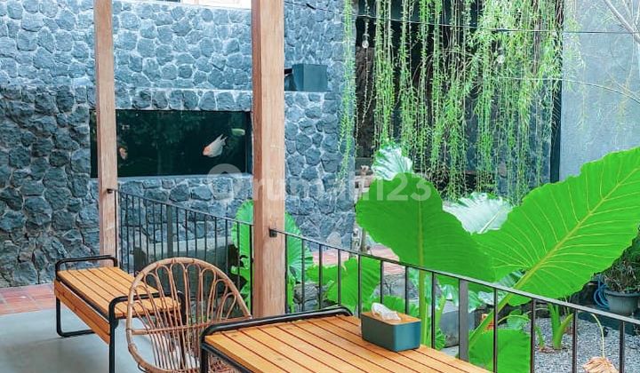 Rumah Villa Cantik Tropis 10 Menit ke Malioboro