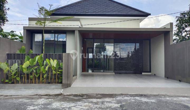 Rumah Cantik Modern SHM Purwomartani Sleman Yogyakarta 1