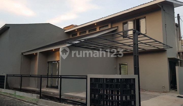 Rumah Cantik Mezzanine 2 Lantai Wedomartani Dekat ke UPN Rumah Cantik Mezzanine 2 Lantai Wedomartani Dekat ke UPN