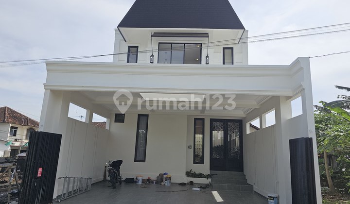 American Classic Fully Furnished Dalam Ringroad Maguwoharjo Depok Sleman