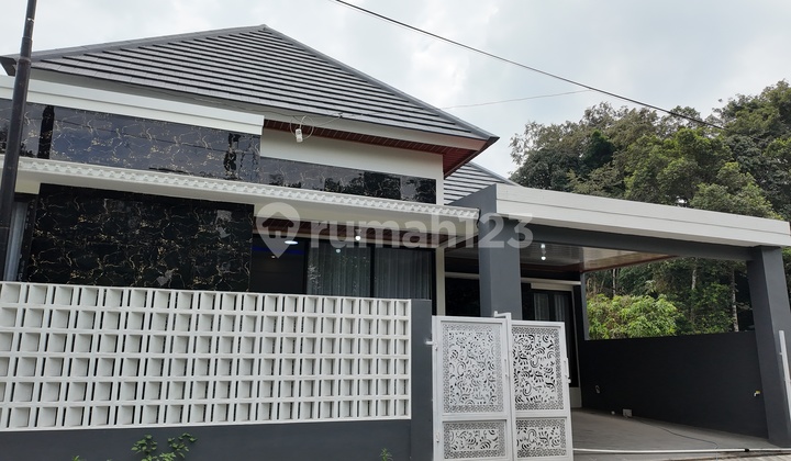 Rumah Cantik Full Furnished Jalan Kaliurang Dekat Kampus UII 2