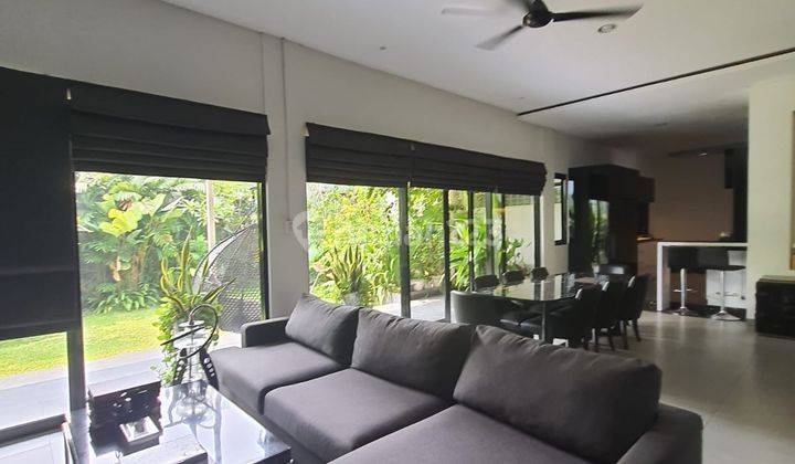 Rumah 2 Lantai Semi Furnished Jalan Bangka Jaksel 2