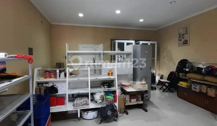 3-Story Shophouse at Astana Anyar Wing. (L) 1