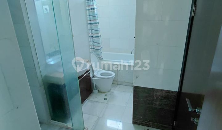 Ready-to-Occupy 2-Bedroom Apartment with Padel Court Facilities 2