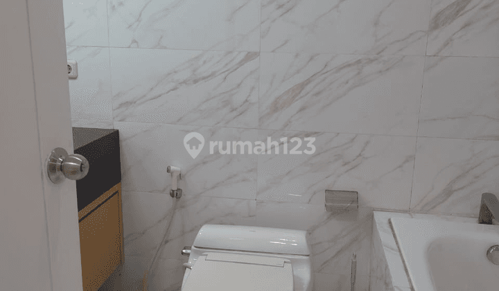 kamar tidur sudirman tower condominium apartment bagus