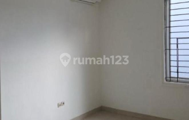 For Rent 2-Story House in Duta Garden Cluster Beverly Hills, Jurumudi Tangerang 2