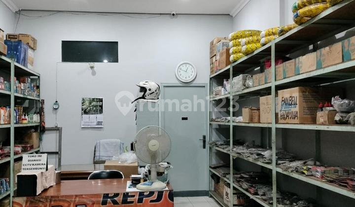 For Rent 3-Story Shop House on Cendrawasih Street, West Cengkareng, West Jakarta 2