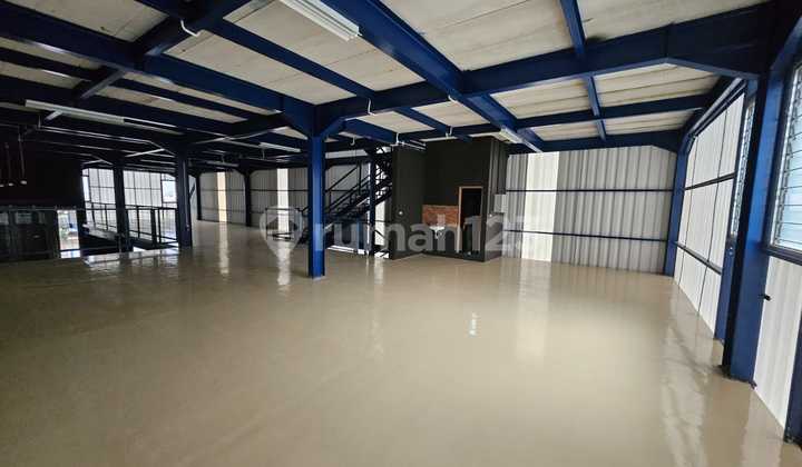 Modern 3-Storey Warehouse with Goods Lift, Office Ready for Use 2