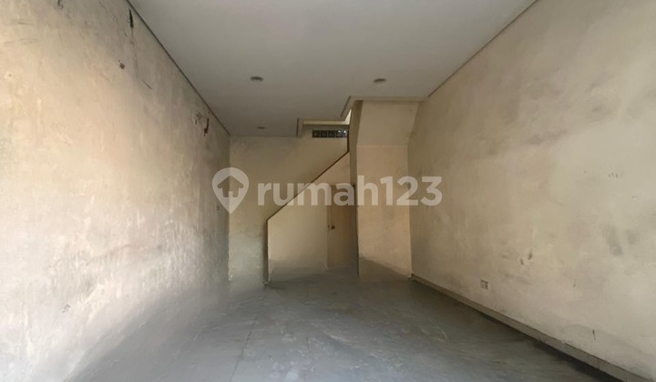 Strategic Shophouse on Jl. Ahmad Yani Kudus | 2 Floors | Suitable for Business & Office 2