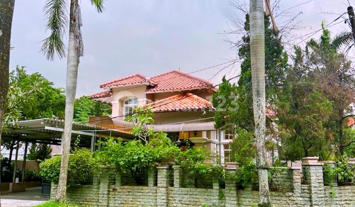 For Sale Hook House in Lebak Bulus Complex