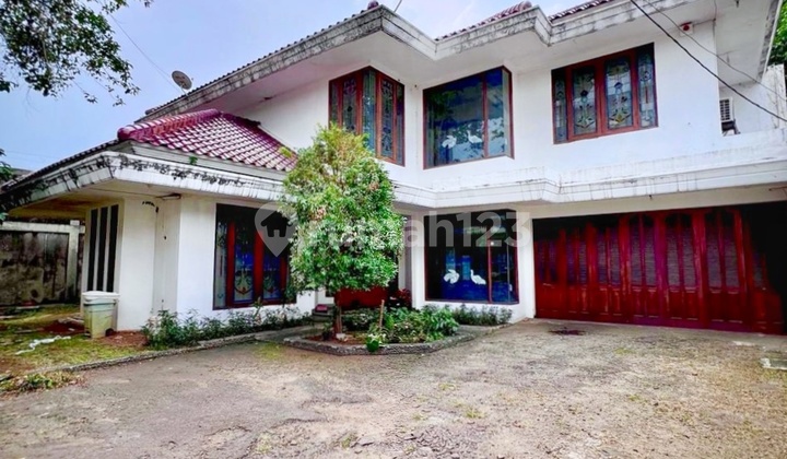 For Sale Dijual Rumah Klasik 2 Lantai di Area Pejaten 2