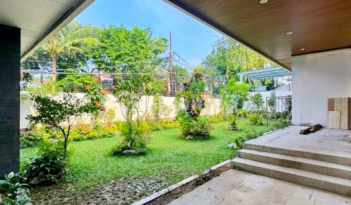 For Sale New Tropical Modern Design House in Lebak Bulus Area For Sale New Tropical Modern Design House in Lebak Bulus Area