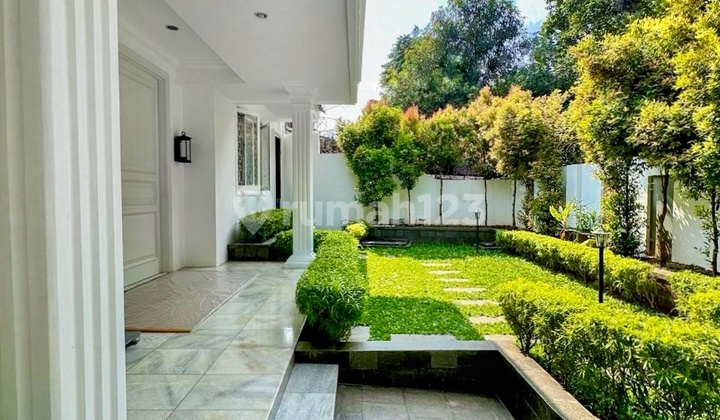 For Sale Dijual Rumah di Area Senopati For Sale Dijual Rumah di Area Senopati