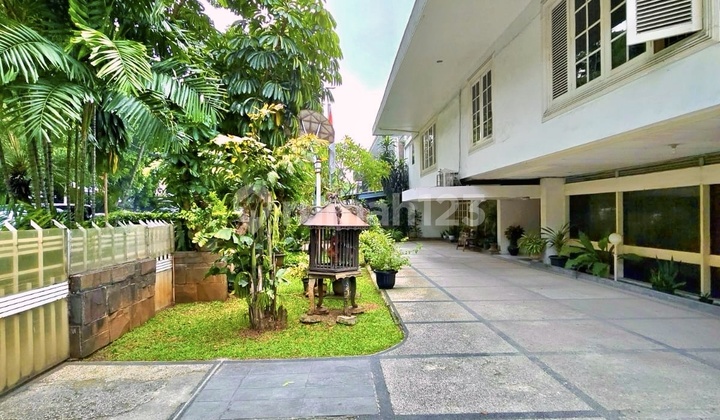 For Sale Ready-to-Live-In House in Kebayoran Baru Area